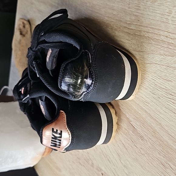 Nike Classic Cortez 72 Leather Sneakers - Picture 3 of 9